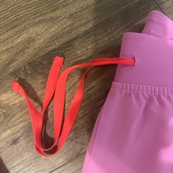 NWOT FIGS Pink Cloud Scrub Set - Picture 4 of 7